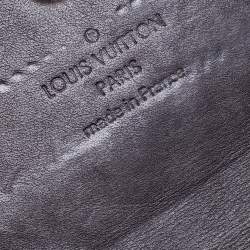 مملوكة مسبقًا Louis Vuitton Amarante Monogram Vernis Sarah Wallet