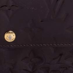 مملوكة مسبقًا Louis Vuitton Amarante Monogram Vernis Sarah Wallet