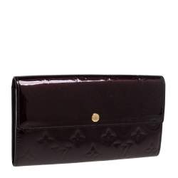 مملوكة مسبقًا Louis Vuitton Amarante Monogram Vernis Sarah Wallet