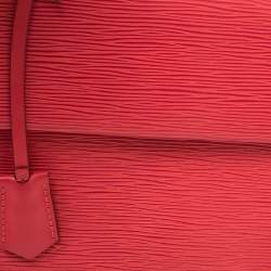 مملوكة مسبقًا Louis Vuitton Grenade Epi Leather Cluny BB Bag