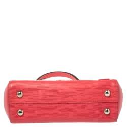 مملوكة مسبقًا Louis Vuitton Grenade Epi Leather Cluny BB Bag