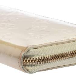 Pre Owned Louis Vuitton Blanc Corail Monogram Vernis Zippy Wallet