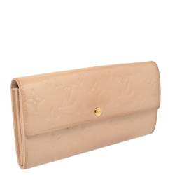 مملوكة مسبقًا Louis Vuitton Noisette Monogram Vernis Sarah Wallet 