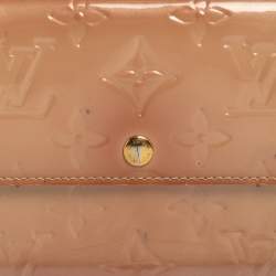مملوكة مسبقًا Louis Vuitton Noisette Monogram Vernis Sarah Wallet