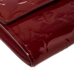 Pre Owned Louis Vuitton Red Monogram Vernis Sarah Wallet