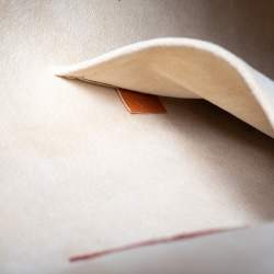 مملوكة مسبقًا Louis Vuitton Caramel Nomade Leather Vertical Lockit Bag