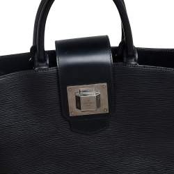 مملوكة مسبقًا حقيبة لوي فيتون ميرابو  جلد إيبي اليكتريك أسود GM