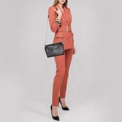 مملوكة مسبقًا Louis Vuitton Black Epi Leather Twist MM Bag