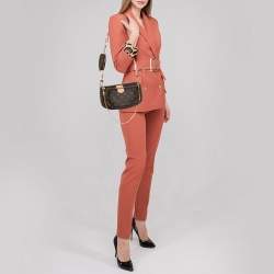 مملوكة مسبقًا حقيبة إكسسوارات صغيرة لوي فيتون روز كلير كانفاس مونوغرامي 