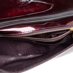 مملوكة مسبقًا حقيبة كلتش لوي فيتون سوبي جلد لامع عنابي