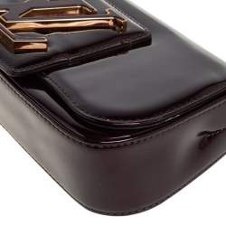 مملوكة مسبقًا حقيبة كلتش لوي فيتون سوبي جلد لامع عنابي