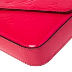 مملوكة مسبقًا Louis Vuitton Rose Indien Monogram Vernis Pochette Felicie Bag