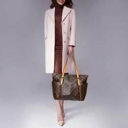 مملوكة مسبقًا حقيبة لوي فيتون توتالي كانفاس مونوغرامي MM