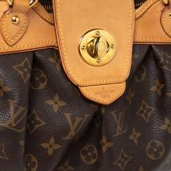 مملوكة مسبقًا حقيبة لوي فيتون بويتي كانفاس مونوغرامي MM