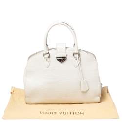 مملوكة مسبقًا Louis Vuitton White Epi Leather Pont Neuf GM Bag
