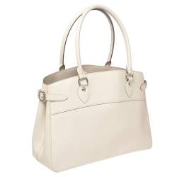 مملوكة مسبقًا Louis Vuitton Vanilla Epi Leather Passy GM Bag