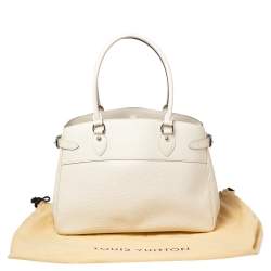 مملوكة مسبقًا Louis Vuitton Vanilla Epi Leather Passy GM Bag