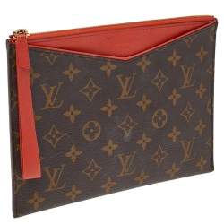 مملوكة مسبقًا حقيبة كلتش لوي فيتون بوشيت بالاس كانفاس مونوغرامي برتقالي 