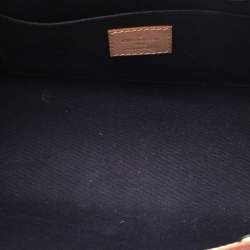 مملوكة مسبقًا  حقيبة لوي فيتون روكسبري درايف فيرينه أمارانت مونوغرامي 