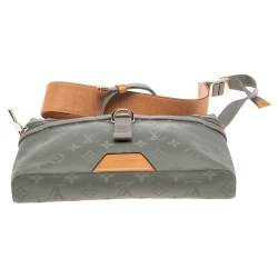 مملوكة مسبقًا Louis Vuitton Grey Monogram Titanium Canvas Messenger 