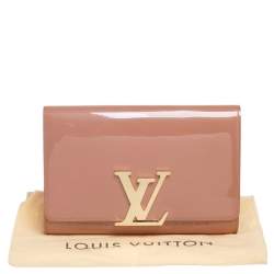 مملوكة مسبقًا Louis Vuitton Rose Velours Patent Leather Louise Clutch