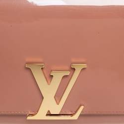 مملوكة مسبقًا Louis Vuitton Rose Velours Patent Leather Louise Clutch