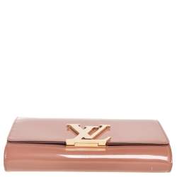 مملوكة مسبقًا Louis Vuitton Rose Velours Patent Leather Louise Clutch