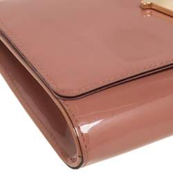 مملوكة مسبقًا Louis Vuitton Rose Velours Patent Leather Louise Clutch