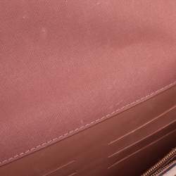 مملوكة مسبقًا Louis Vuitton Rose Velours Patent Leather Louise Clutch