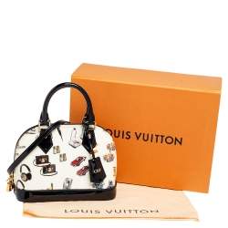 مملوكة مسبقًا حقيبة لوي فيتون ألما بي بي جلد لامع مونوغرامي أبيض وملصقات 