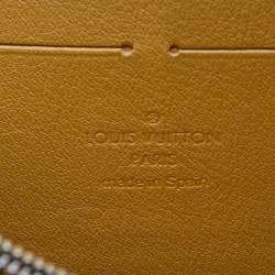 مملوكة مسبقًا Louis Vuitton Blue Monogram Denim Zippy Wallet