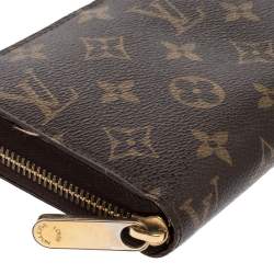 مملوكة مسبقًا Louis Vuitton Monogram Canvas Zippy Wallet
