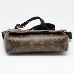 Pre Owned Louis Vuitton Monogram Canvas District PM Bag