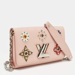 مملوكة مسبقًا محفظة بسلسلة لوي فيتون جلد أيبي وردي بوردة لف ميكانيكي