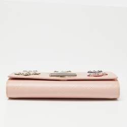 مملوكة مسبقًا محفظة بسلسلة لوي فيتون جلد أيبي وردي بوردة لف ميكانيكي