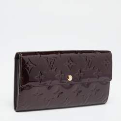 مملوكة مسبقًا Louis Vuitton Amarante Monogram Vernis Sarah Wallet