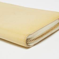 مملوكة مسبقًا محفظة لوي فيتون زيبي جلد لامع مونوغرامي لؤلؤي