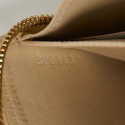 مملوكة مسبقًا محفظة لوي فيتون زيبي جلد لامع مونوغرامي لؤلؤي