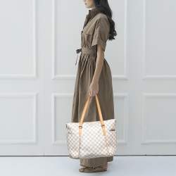 مملوكة مسبقًا Louis Vuitton Damier Azur Canvas Totally MM Tote Bag
