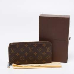 Pre Owned Louis Vuitton Monogram Canvas Zippy Wallet