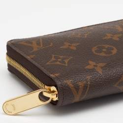 Pre Owned Louis Vuitton Monogram Canvas Zippy Wallet