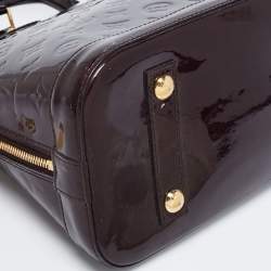 مملوكة مسبقًا حقيبة لوي فيتون ألما جلد لامع مونوغرامي عنابي متوسطة