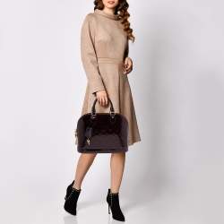 مملوكة مسبقًا حقيبة لوي فيتون ألما جلد لامع مونوغرامي عنابي متوسطة