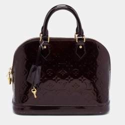 مملوكة مسبقًا حقيبة لوي فيتون ألما جلد لامع مونوغرامي عنابي متوسطة