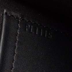 مملوكة مسبقًا Louis Vuitton Black Vernis Leather Louise Clutch