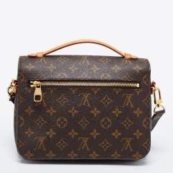 مملوكة مسبقًا Louis Vuitton Monogram Canvas Pochette Metis Bag