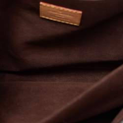 مملوكة مسبقًا Louis Vuitton Monogram Canvas Pochette Metis Bag