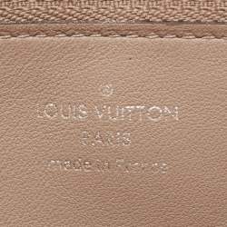 Louis Vuitton Noir Veau Cachemire Leather Comete Wallet