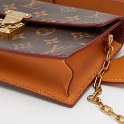 مملوكة مسبقًا Louis Vuitton Monogram Canvas S Lock Belt Bag