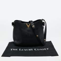 مملوكة مسبقًا Louis Vuitton Black Monogram Leather Very  Hobo Bag